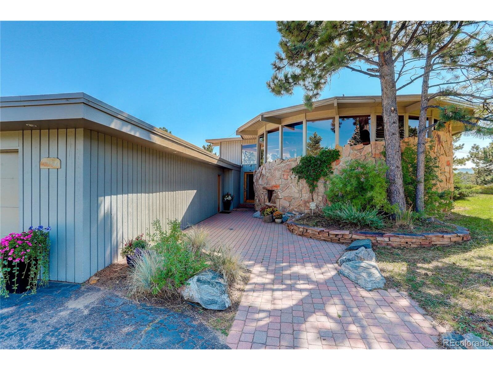 Property Photo:  22194 Crestvue Dr  CO 80401 