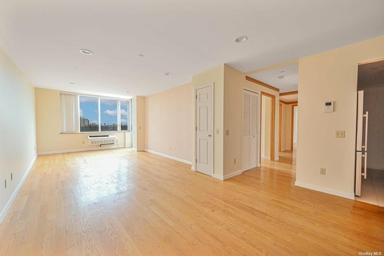 Property Photo:  63-14 Queens Boulevard 7B  NY 11377 