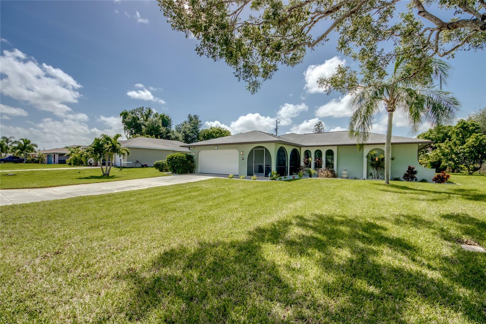 Property Photo:  1704 SE 7th Street  FL 33990 