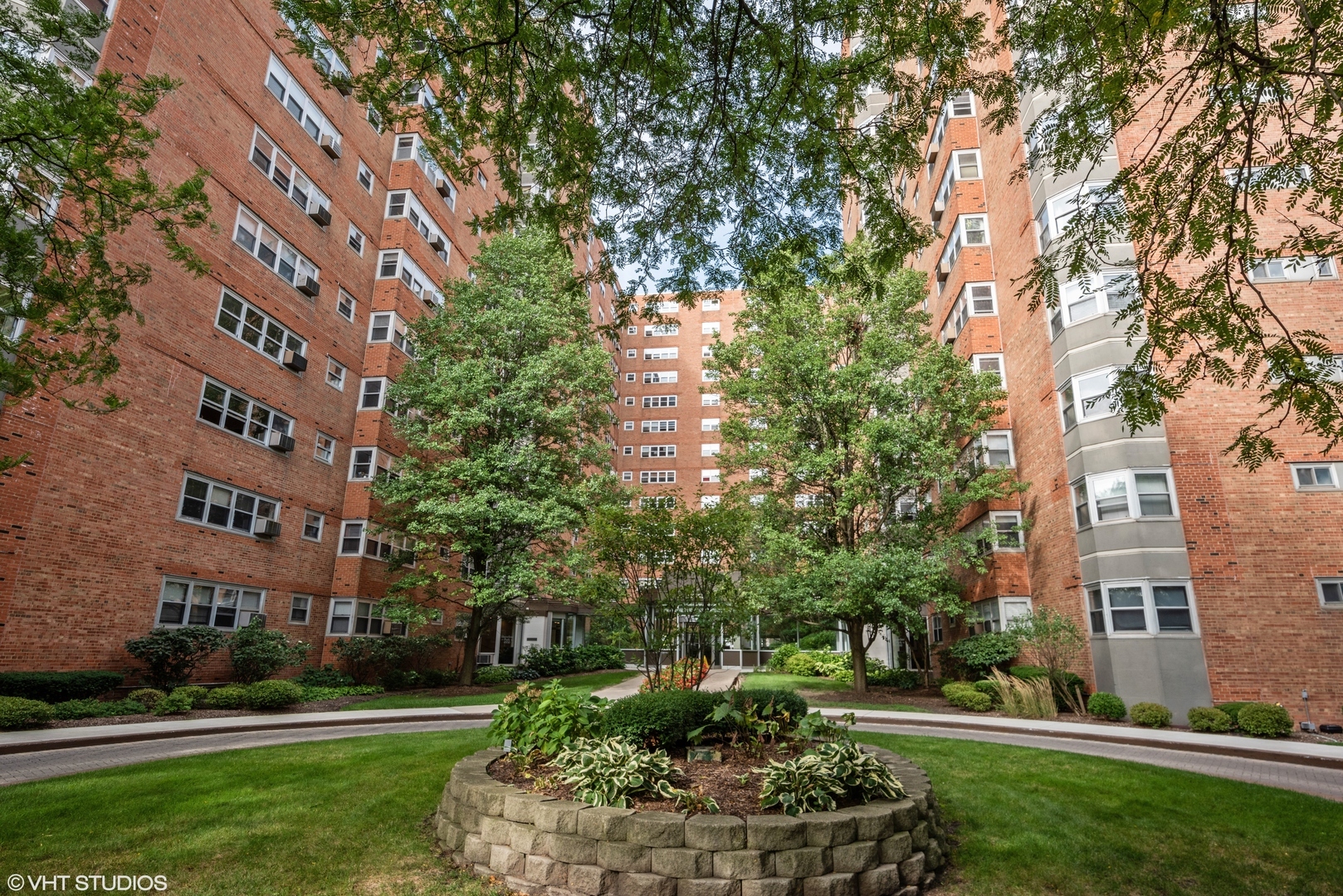 Property Photo: 4950 N Marine Drive 405 IL 60640