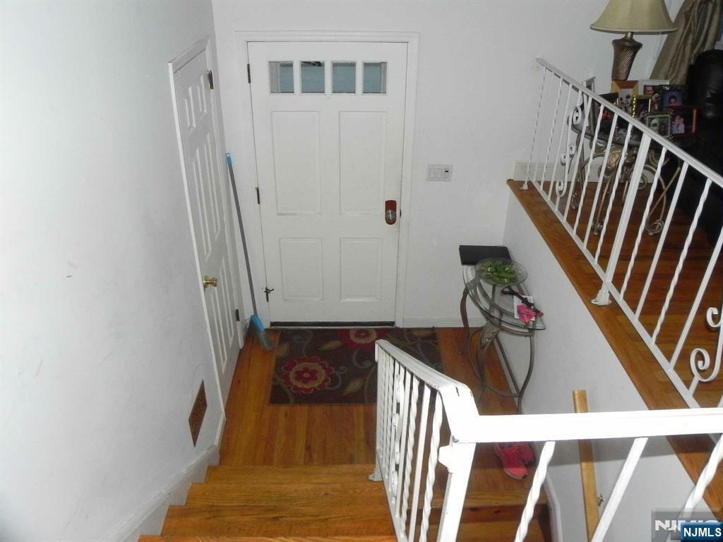 Property Photo:  1 Lamker Court  NJ 07643 