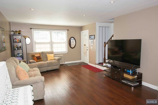 Property Photo:  17 Elmwood Terrace  NJ 07407 