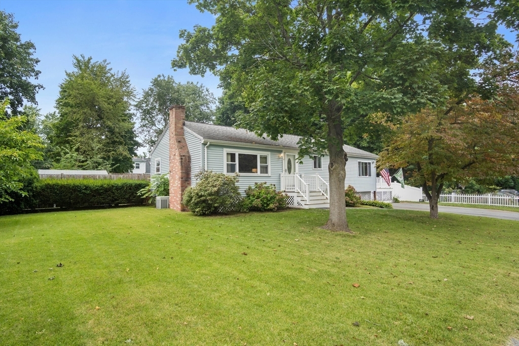 Property Photo:  4 Rockvale Cir  MA 01876 