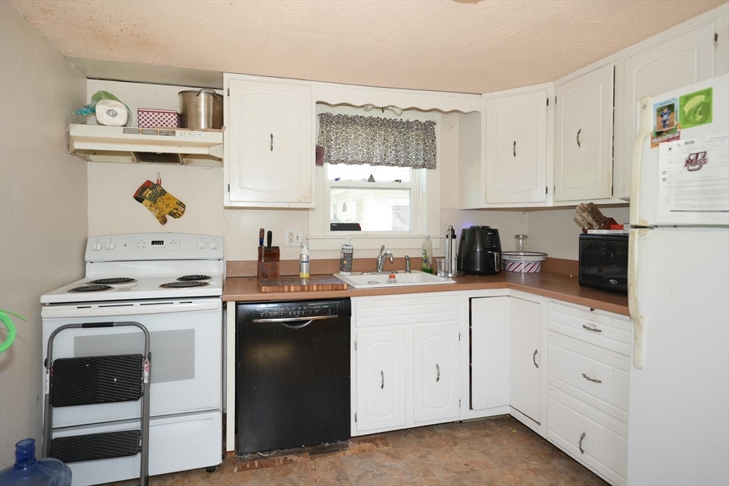 Property Photo:  19 Stockton St  MA 01505 