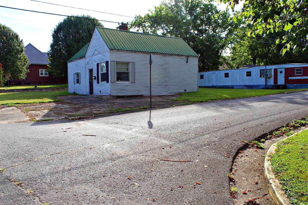 Property Photo:  510 W Main Street  KY 42164 