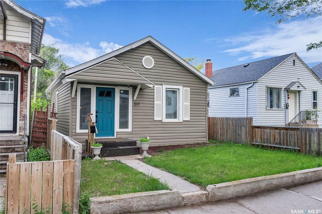 Property Photo:  511 I Avenue N  SK S7L 2G9 