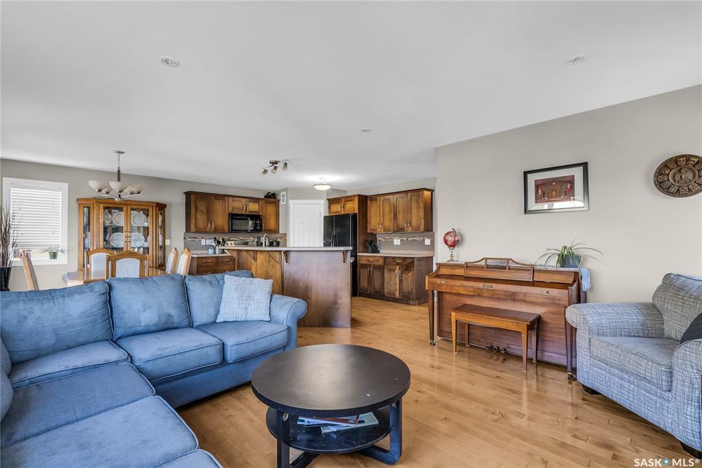 Photo de la propriété:  702 Lynd Crescent  SK S7T 0C6 