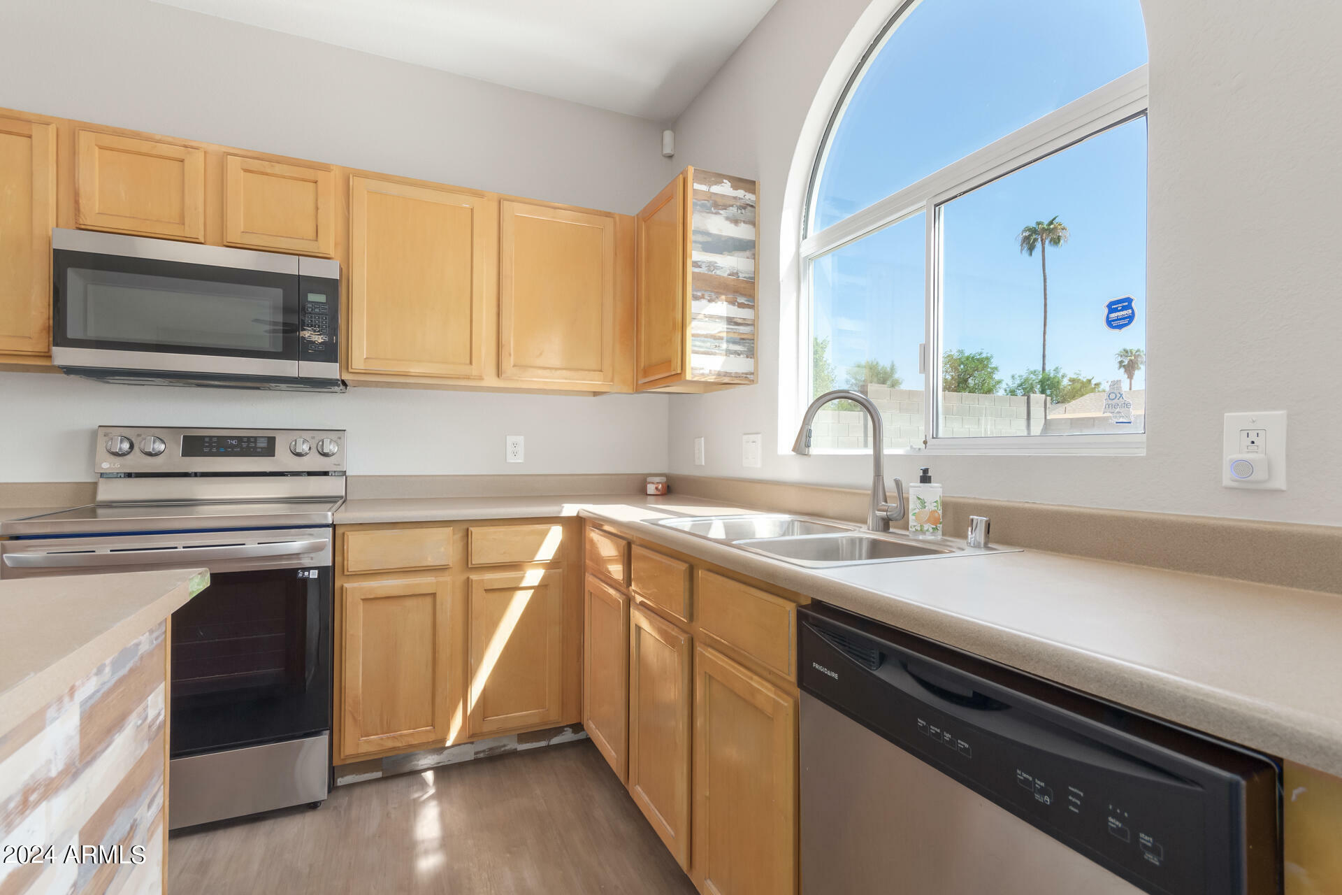 Property Photo:  1211 E Sunland Avenue  AZ 85040 