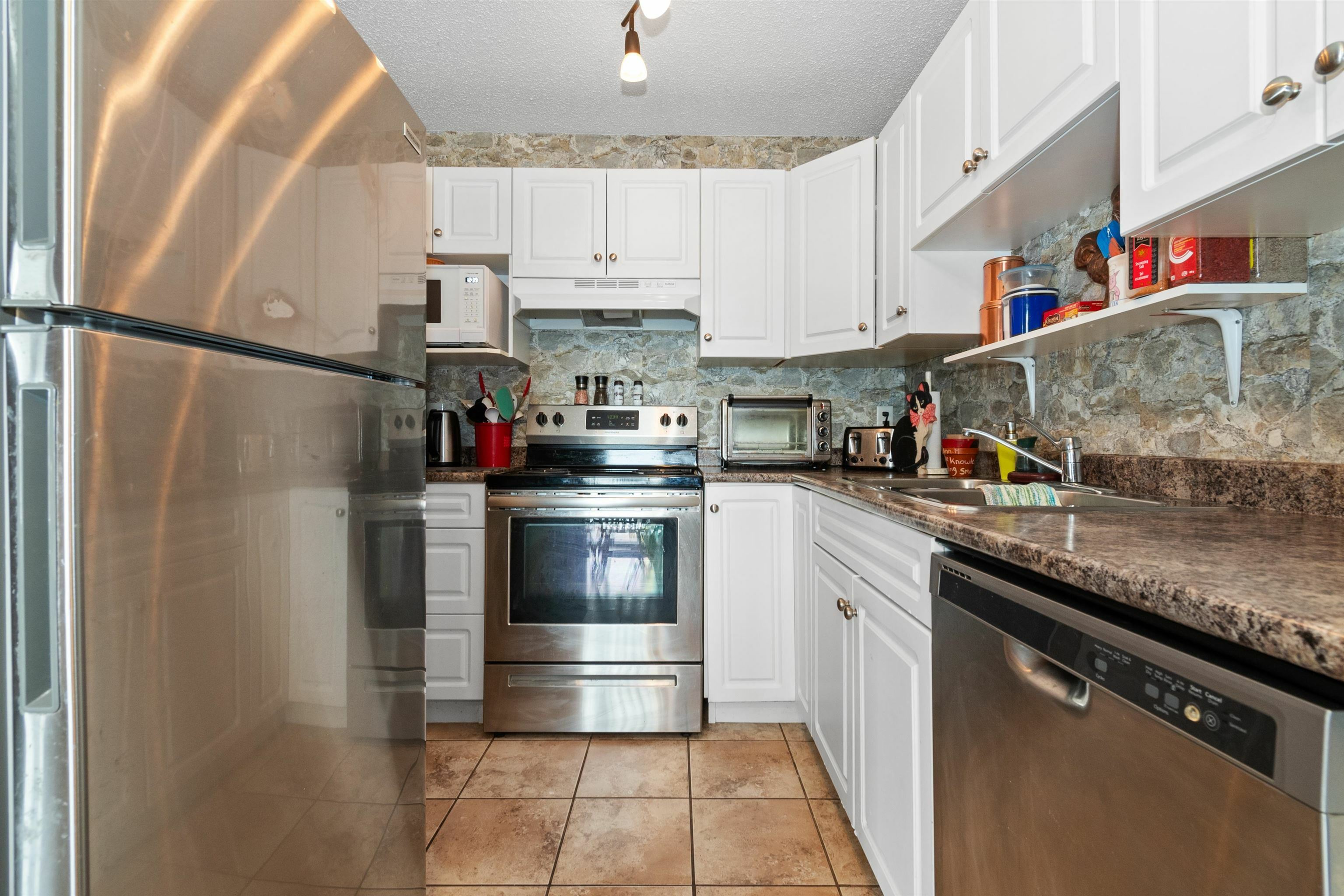 Property Photo:  46260 Harford Street 7  BC V2P 2W3 