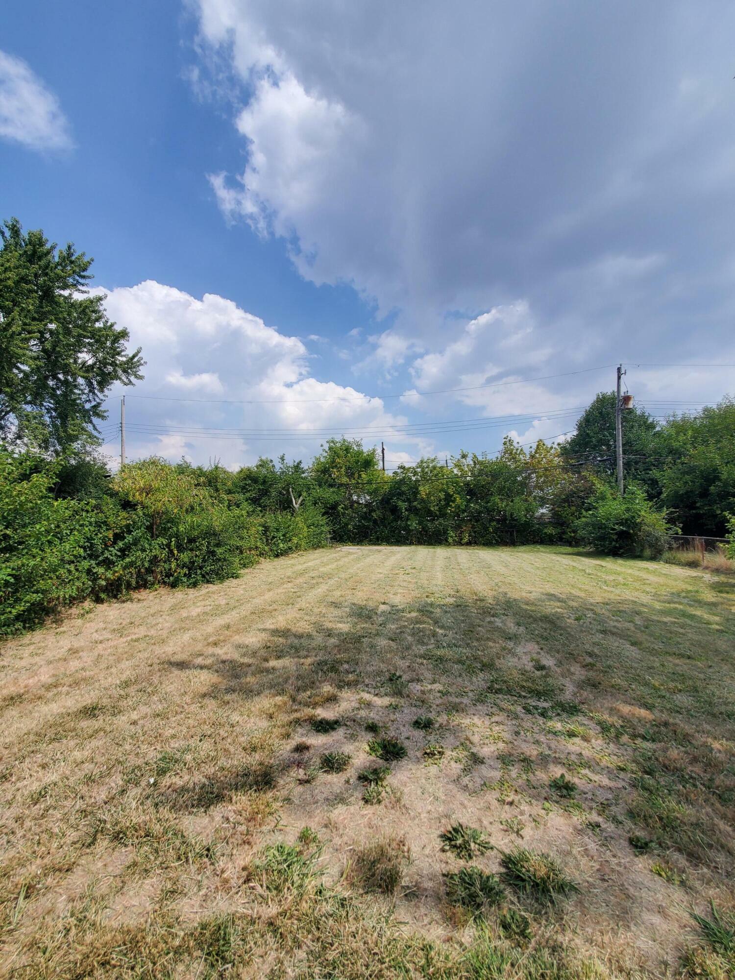 Property Photo:  2588 Nona Road  OH 43207 