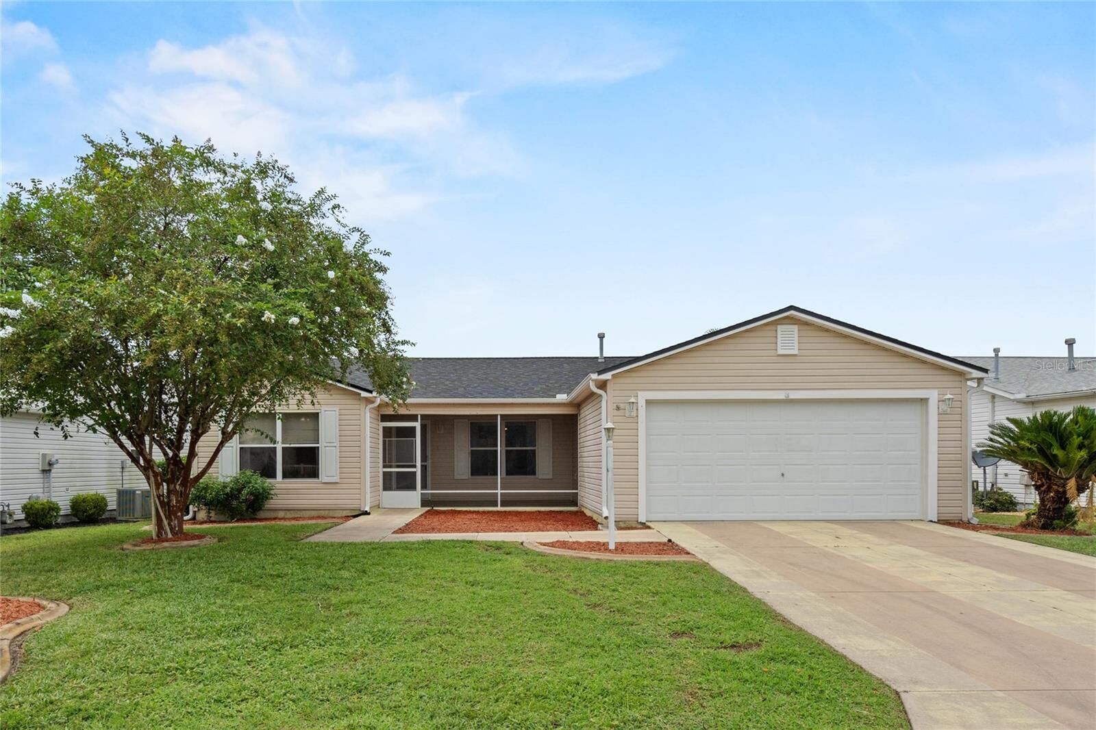Property Photo:  17394 SE 74th Seabrook Court  FL 32162 