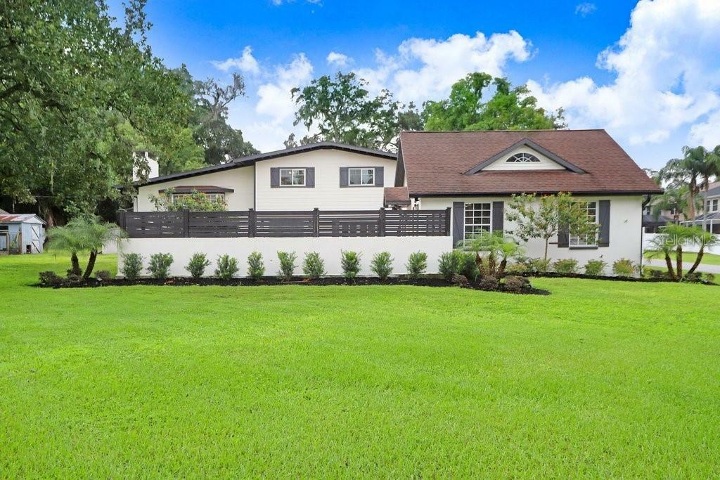 Property Photo:  1401 E Wheeler Road  FL 33584 