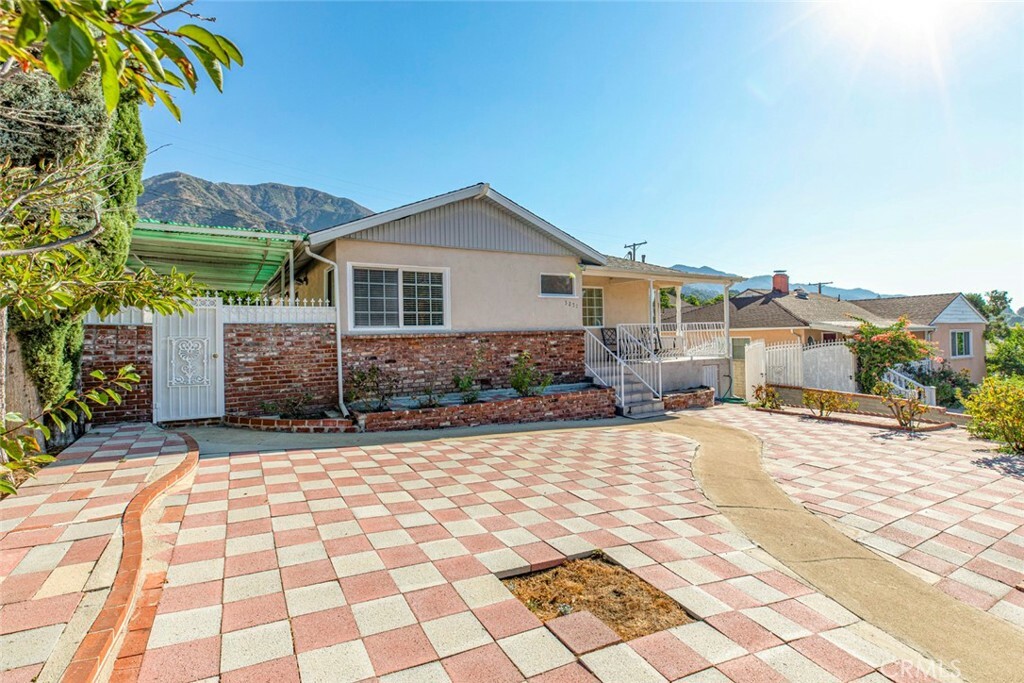 Property Photo:  3251 Brookhill Street  CA 91214 