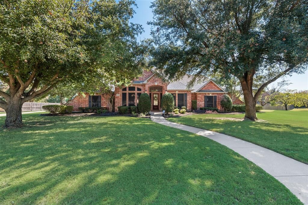 Property Photo:  2234 Woodlands Circle  TX 76065 