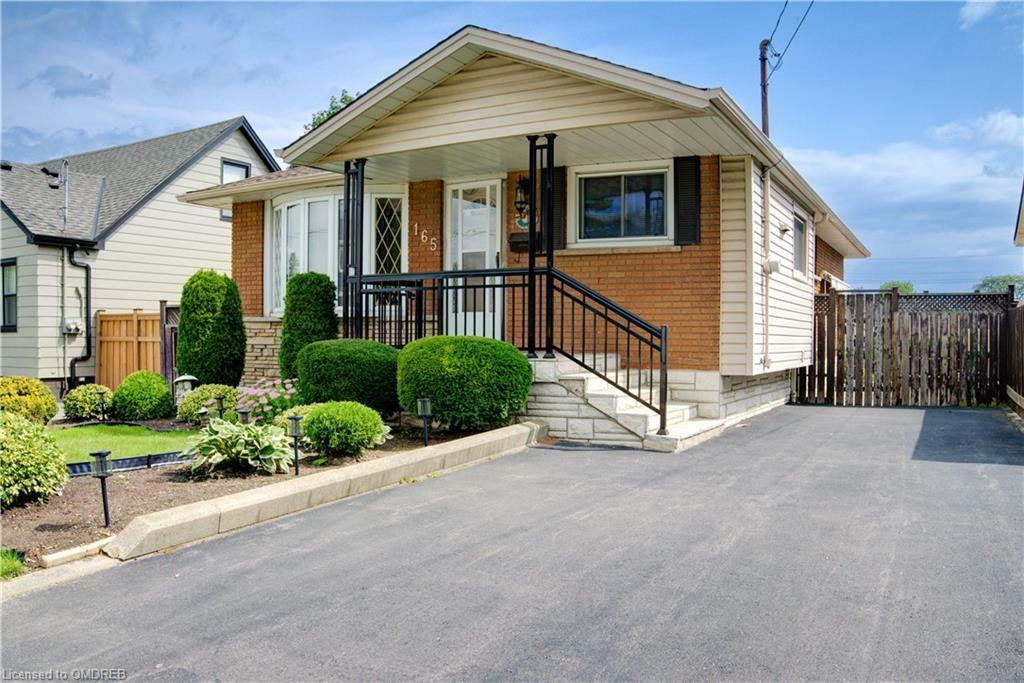 Photo de la propriété:  165 Ridge Street  ON L9A 2X4 