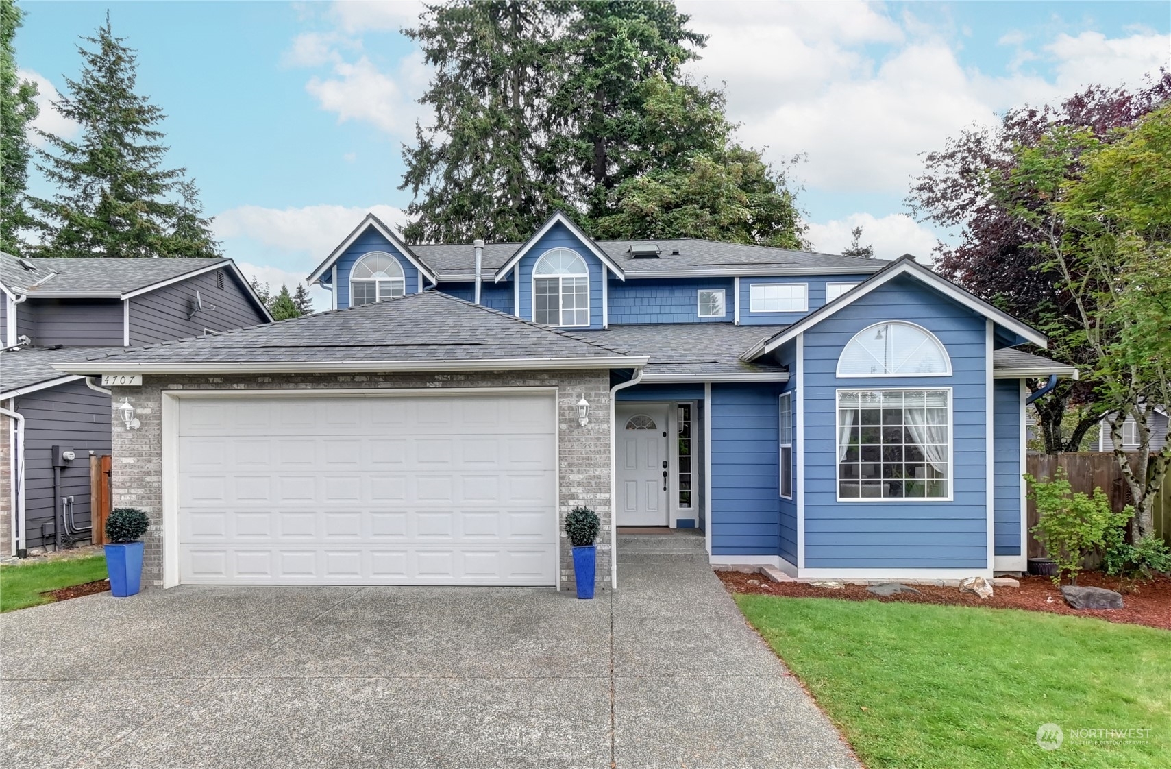 Property Photo:  4707 NE 23rd Street  WA 98059 