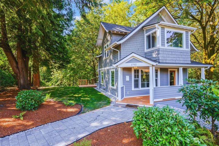 Property Photo:  1702 N Pine  WA 98406 