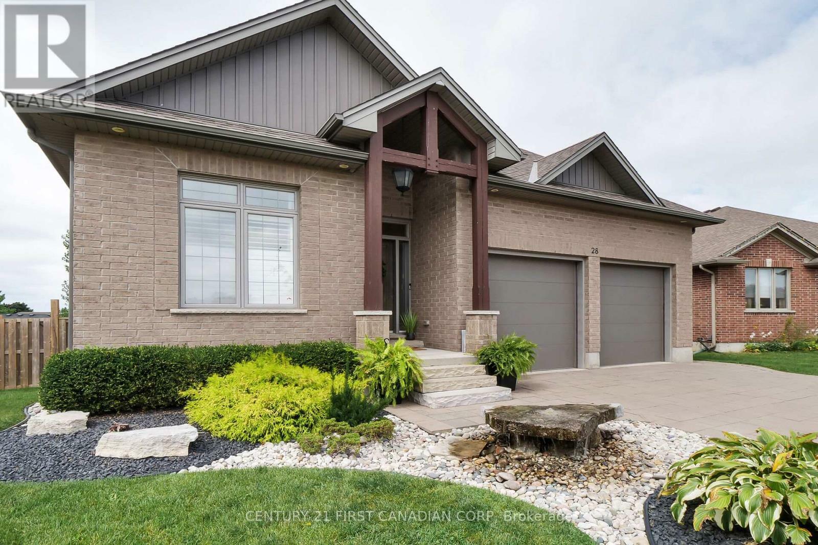 Property Photo:  28 Cassie Crescent  ON N7G 4E3 