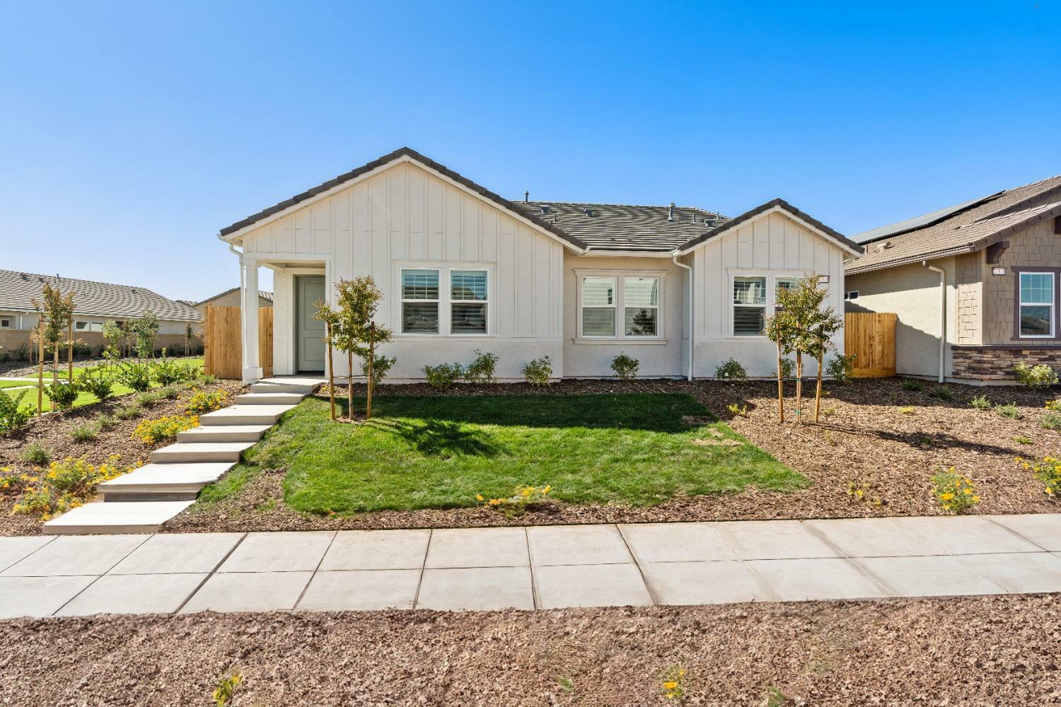 Property Photo:  273 Smith Lane S  CA 93636 