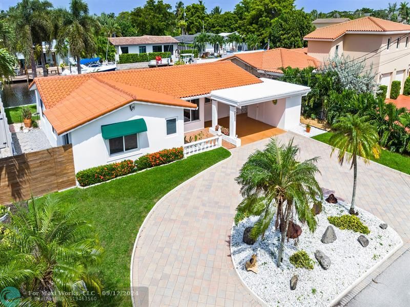Property Photo: 2225 NE 19th Avenue FL 33305