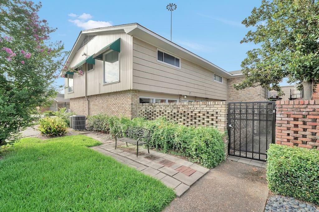 Property Photo:  4723 Merwin Street 3  TX 77027 