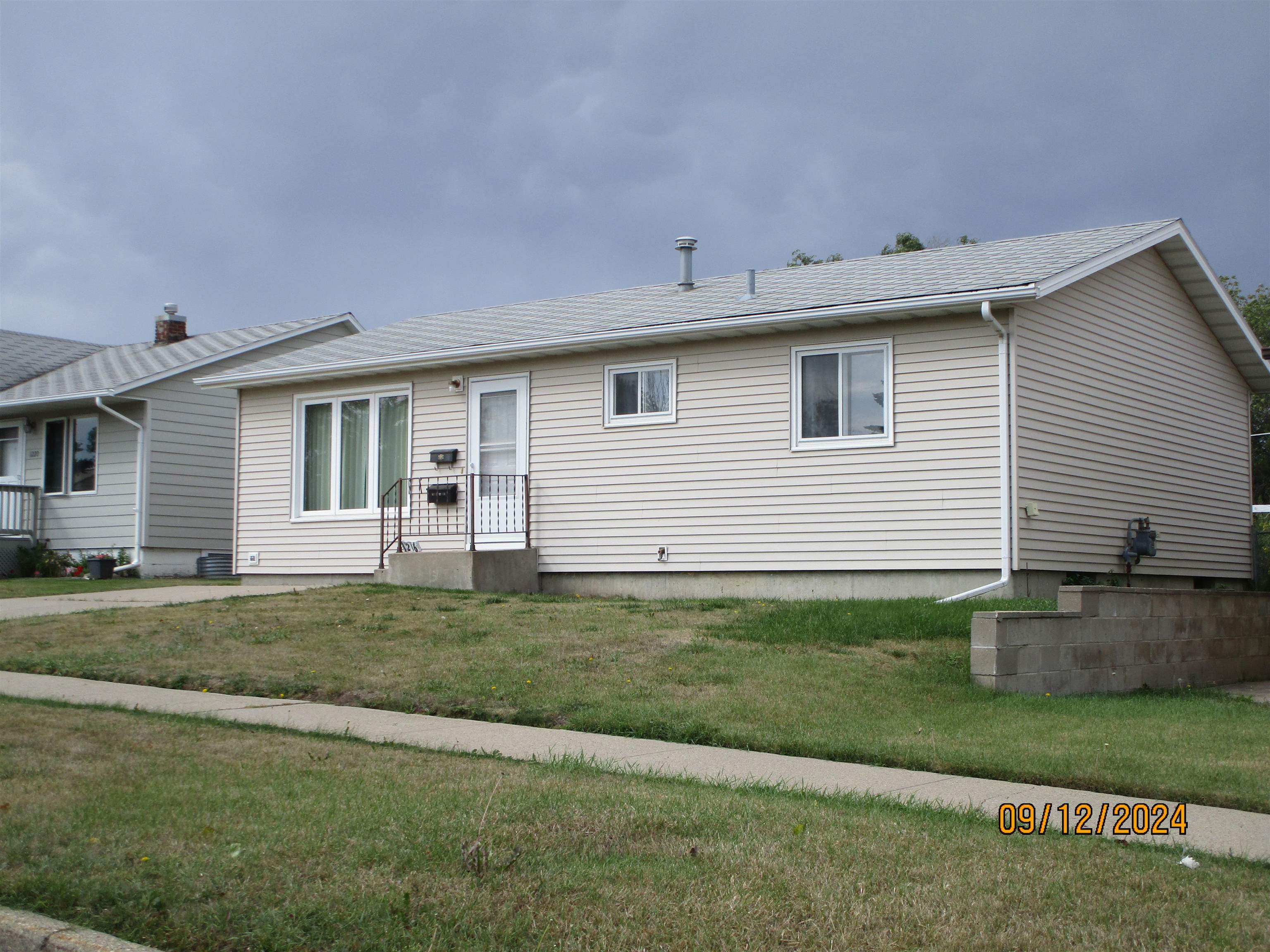 Property Photo: 1216 5th St. SW ND 58701-0000