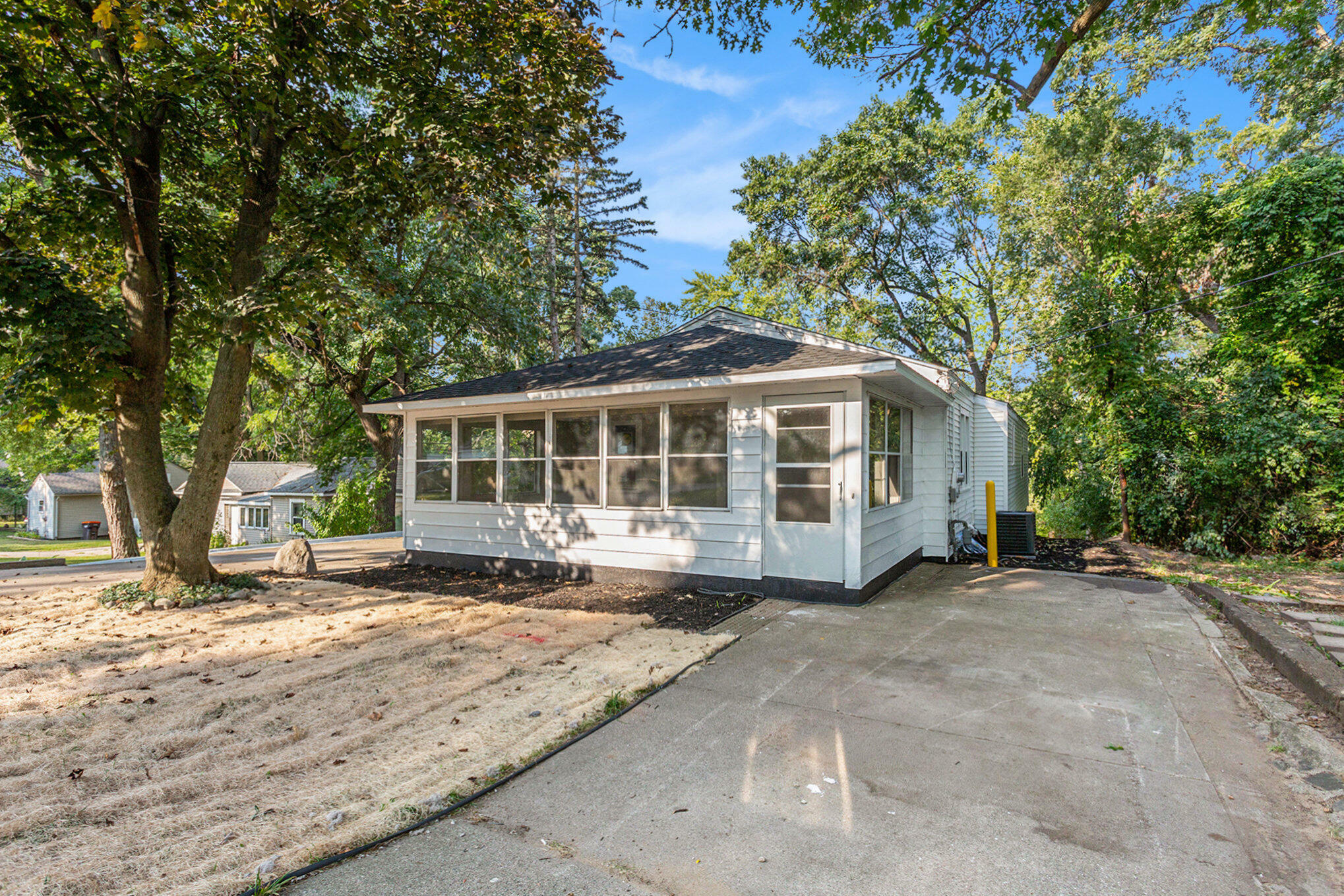 Property Photo:  3569 Vineyard Avenue NE  MI 49525 