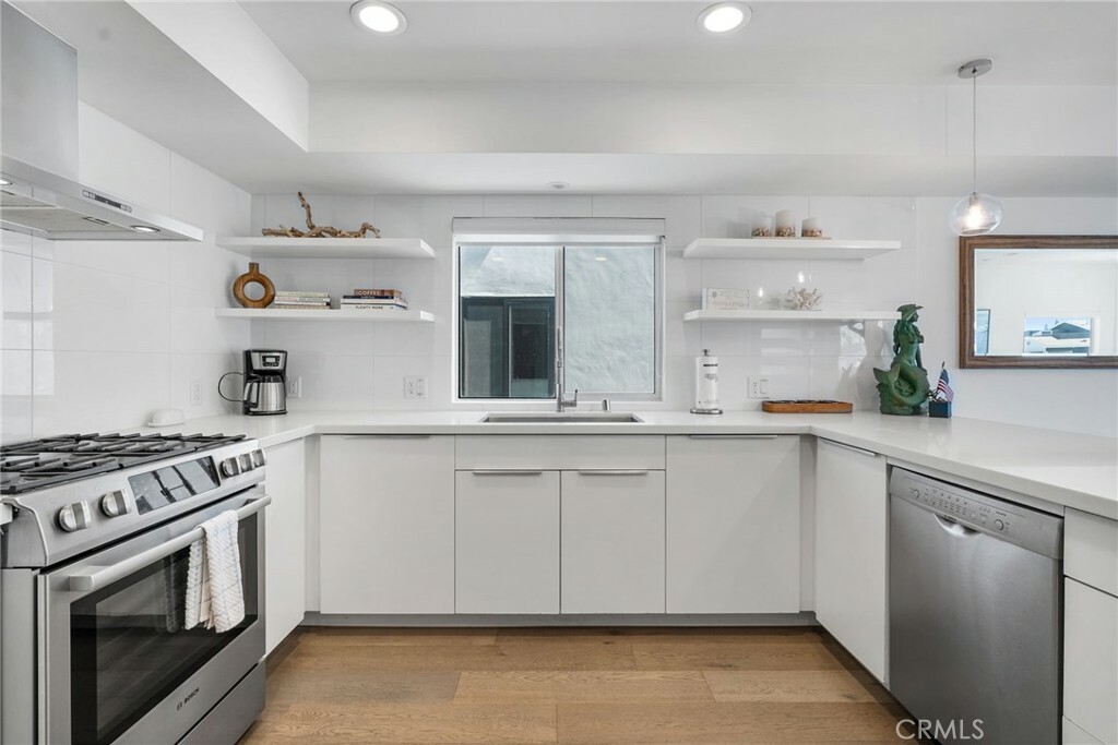 Property Photo:  918 W Balboa Boulevard B  CA 92661 