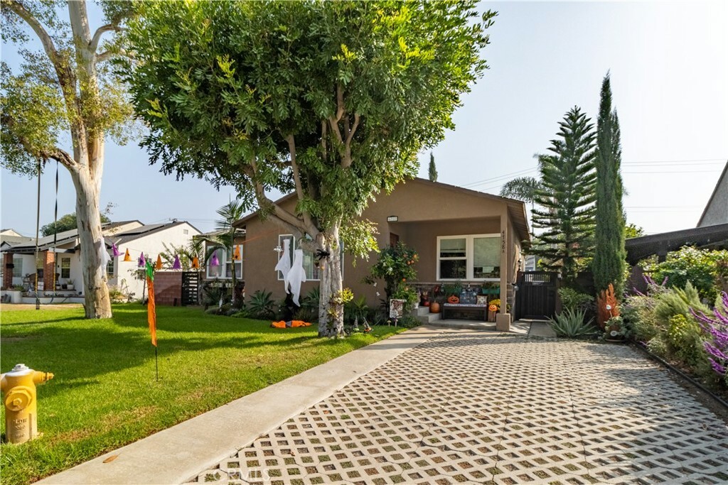 Property Photo:  4758 Sunfield Avenue  CA 90808 