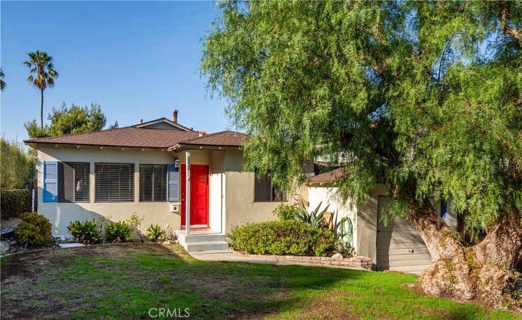 Property Photo: 1141 2nd Street CA 90266