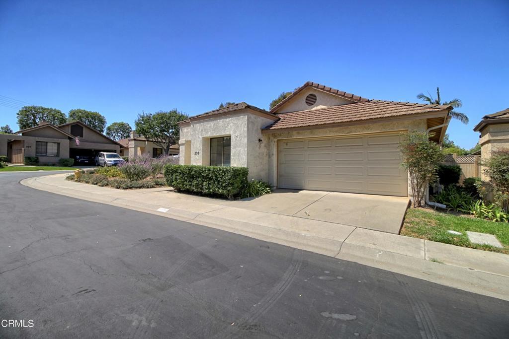 Property Photo: 290 Estancia Place CA 93012