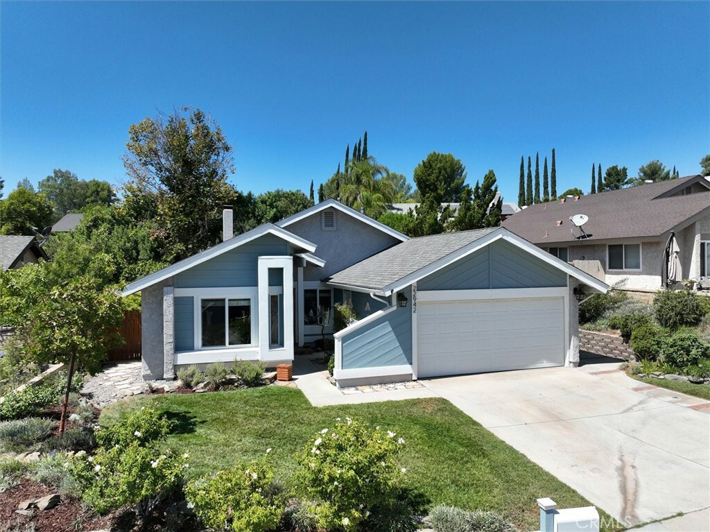 Property Photo:  22942 Magnolia Glen Drive  CA 91354 