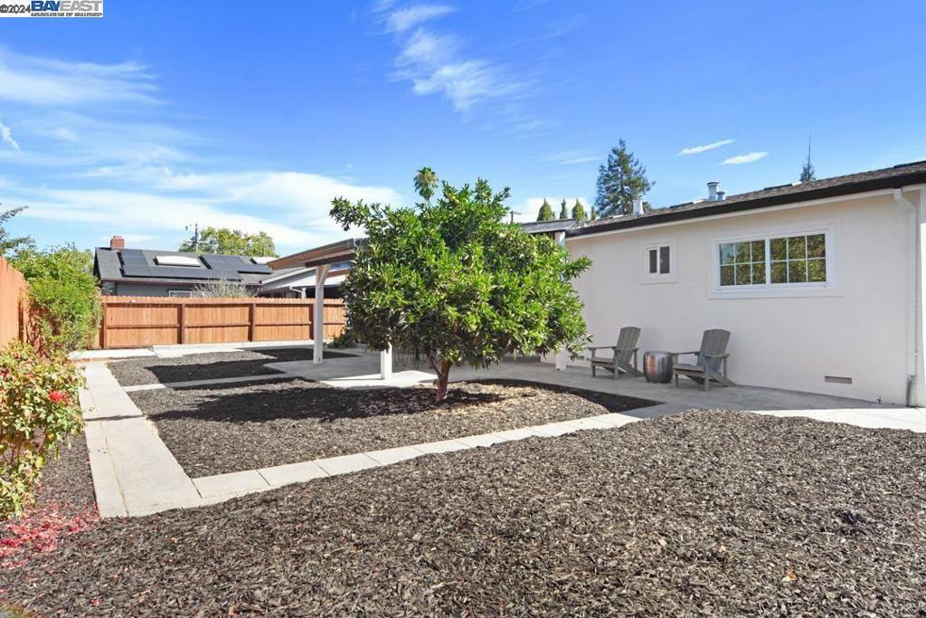 Property Photo:  3011 Hardies Ln  CA 95403 