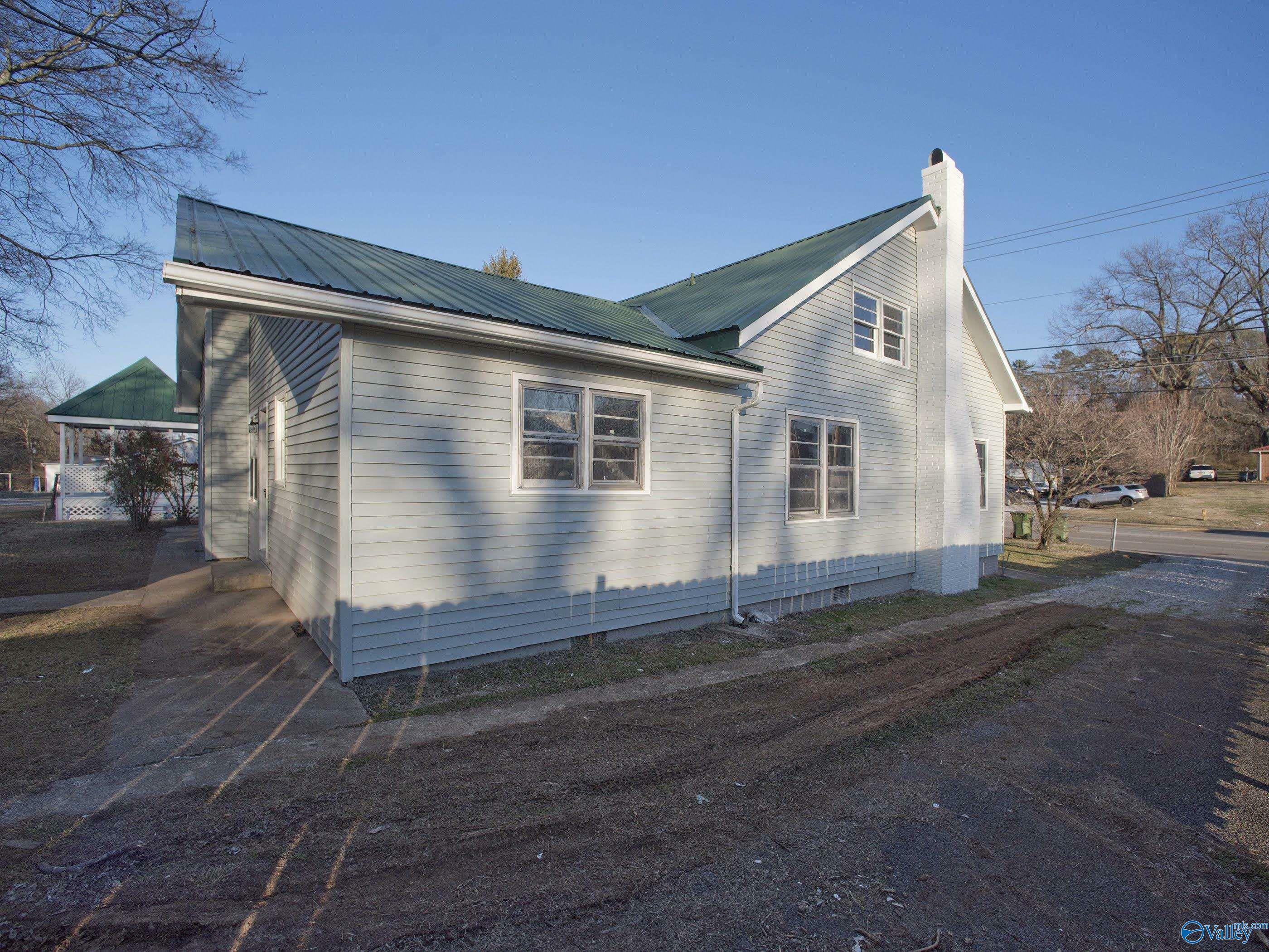 Property Photo:  2905 Meridian Street  AL 35811 