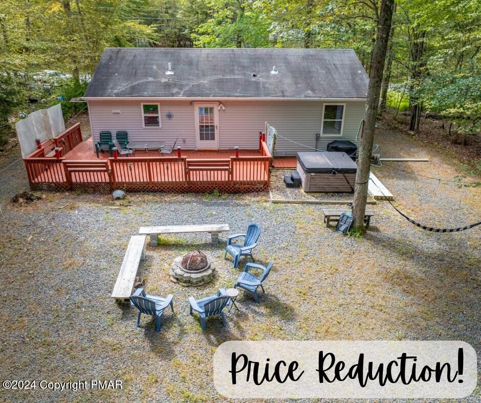 Property Photo:  375 Maxatawny Drive  PA 18347 