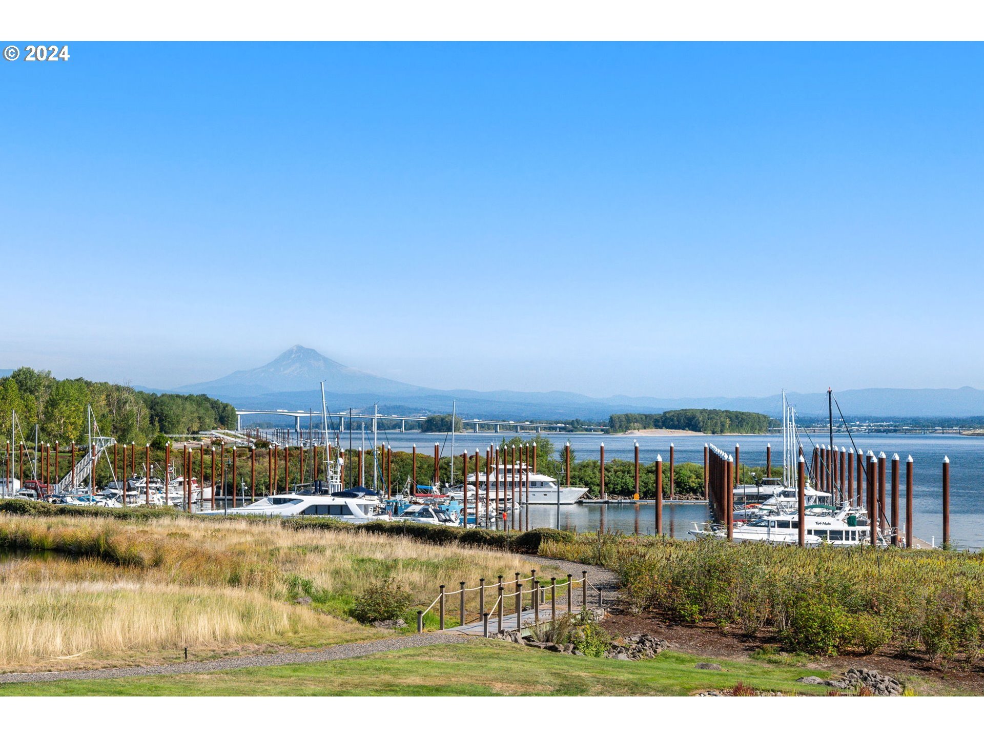 Property Photo: 5421 SE Scenic Ln 200 WA 98661