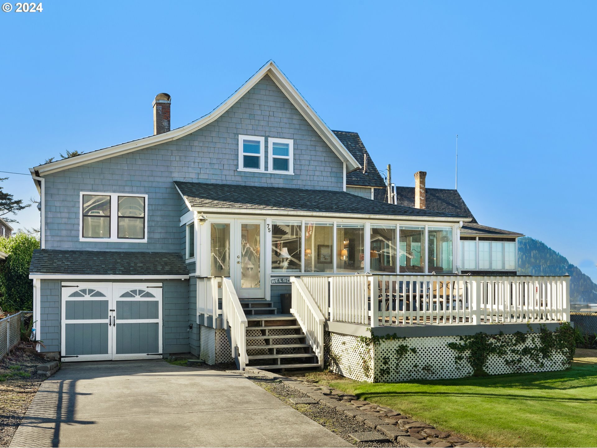 Property Photo: 75 12th Ave OR 97138