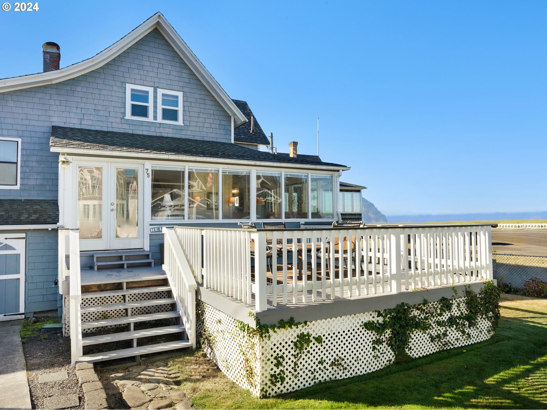 Property Photo: 75 12th Ave OR 97138