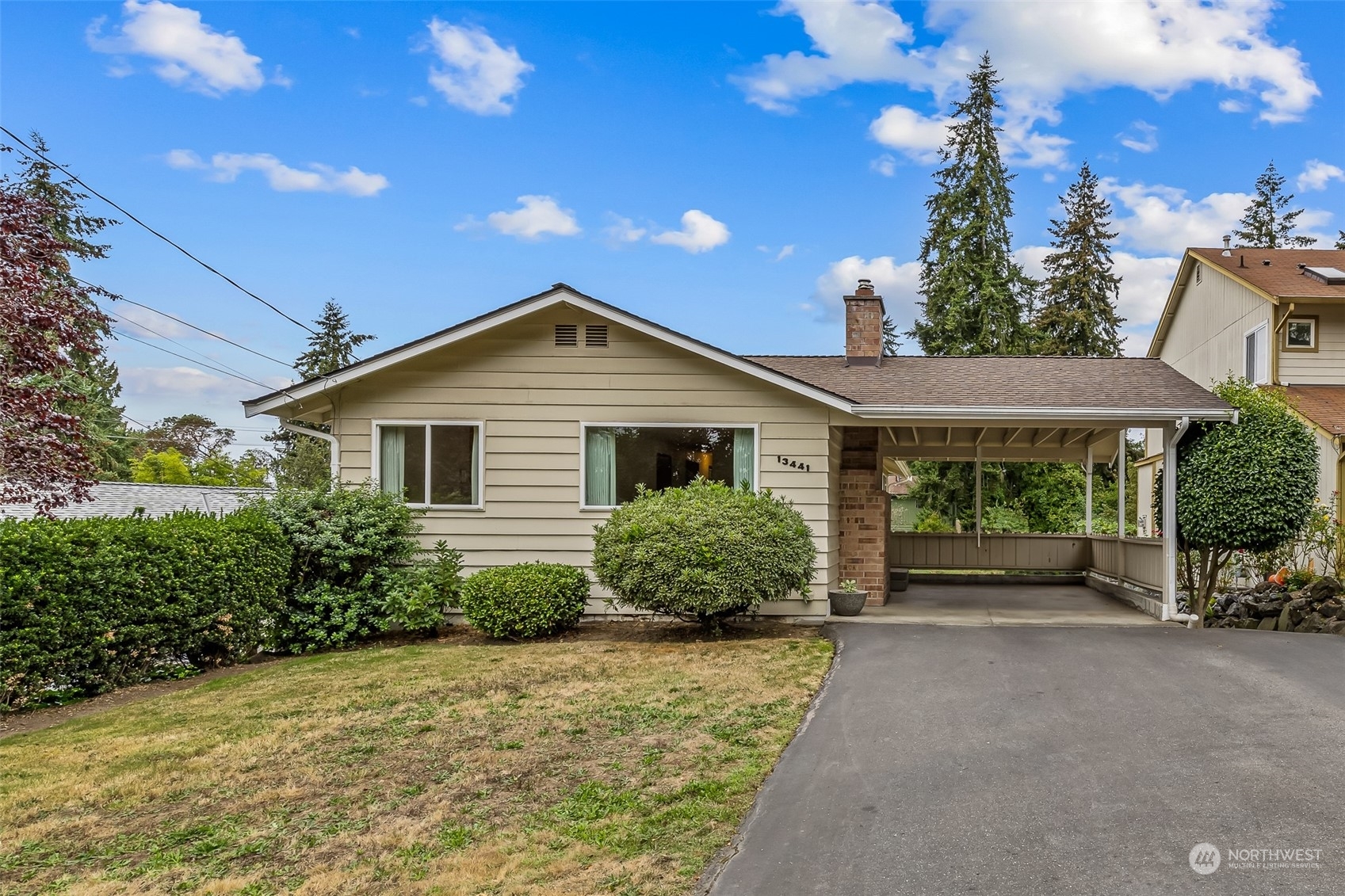 Property Photo:  13441 8th Avenue S  WA 98168 