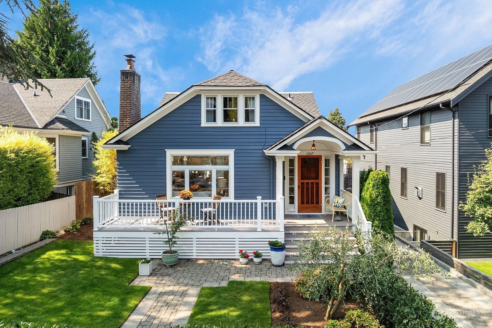 Property Photo: 1507 33rd Avenue WA 98122