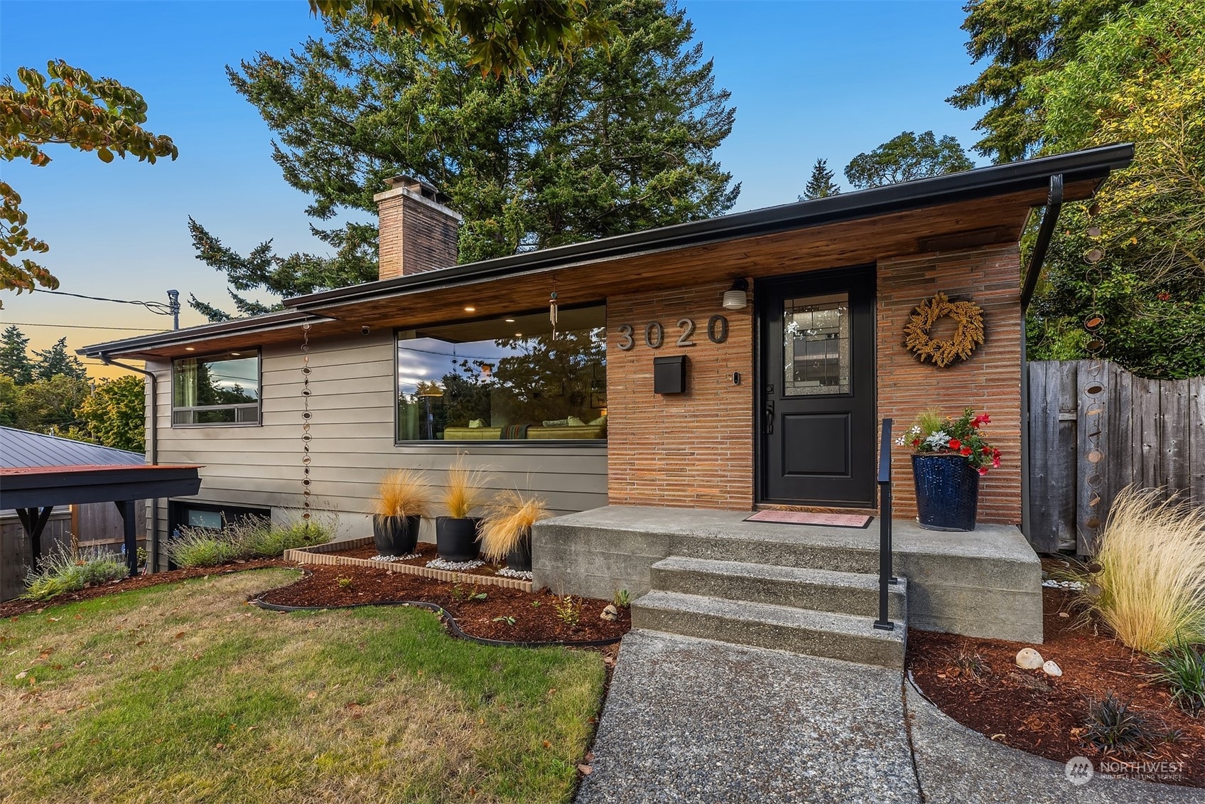 Property Photo:  3020 SW 115th Street  WA 98146 