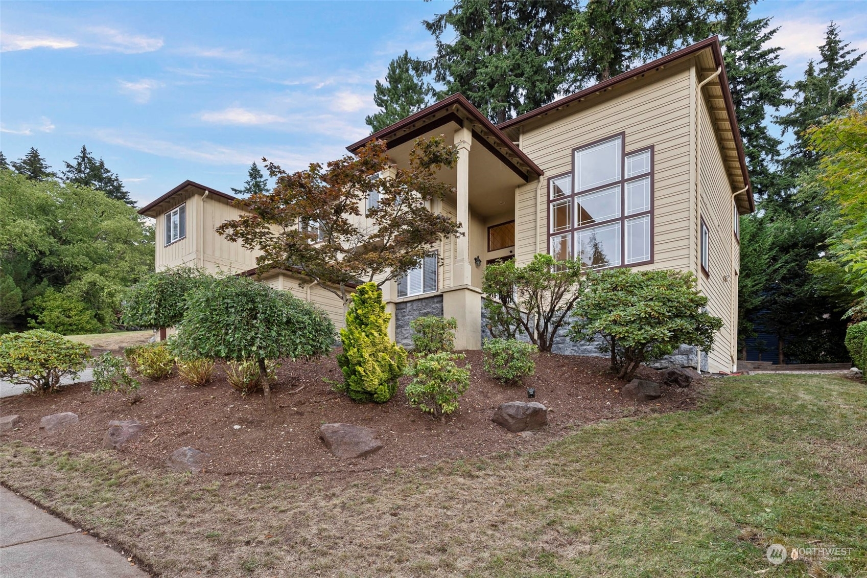 Property Photo:  24039 SE 37th Place  WA 98029 