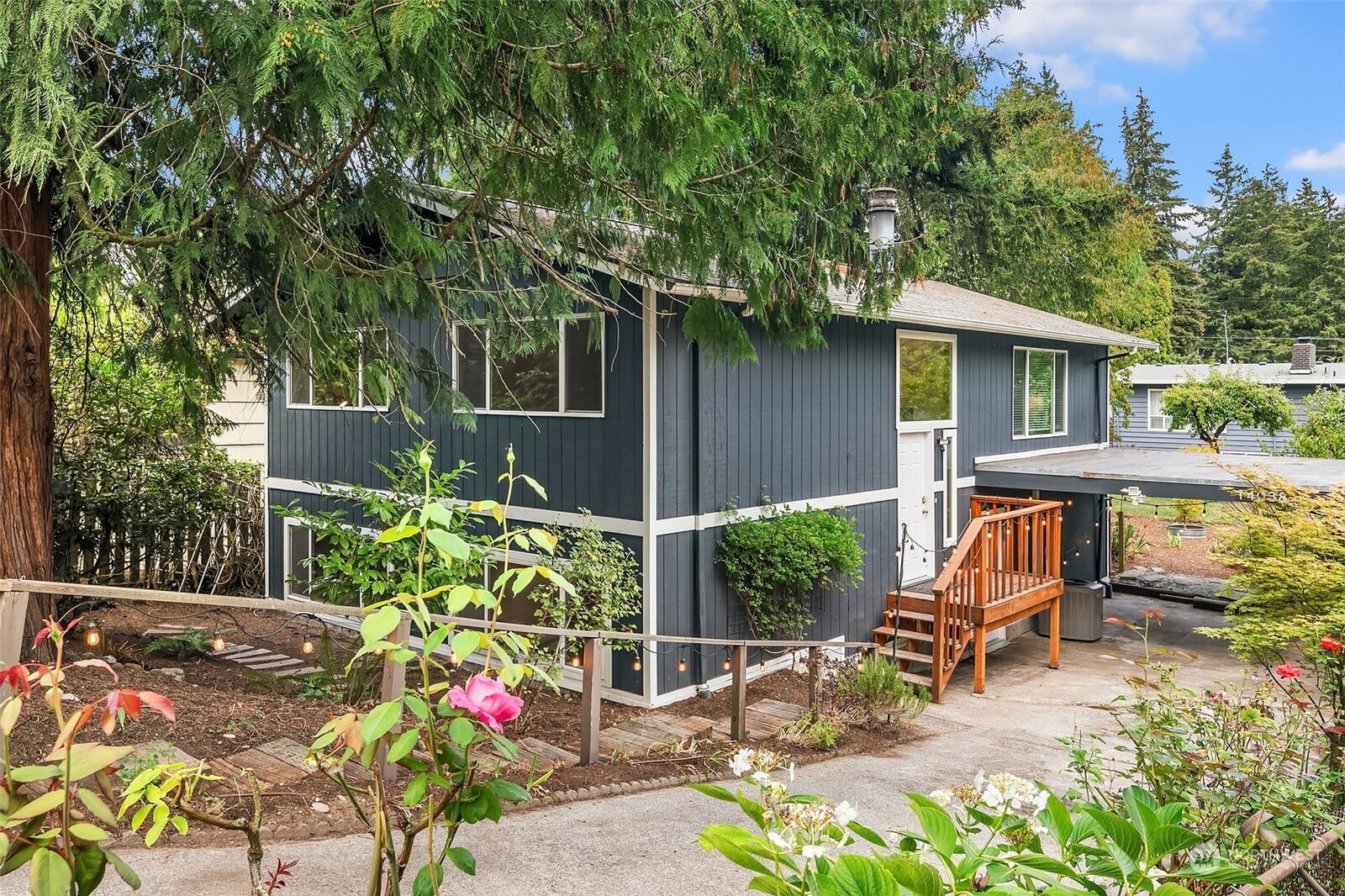 Property Photo:  14038  Lenora Place N  WA 98133 