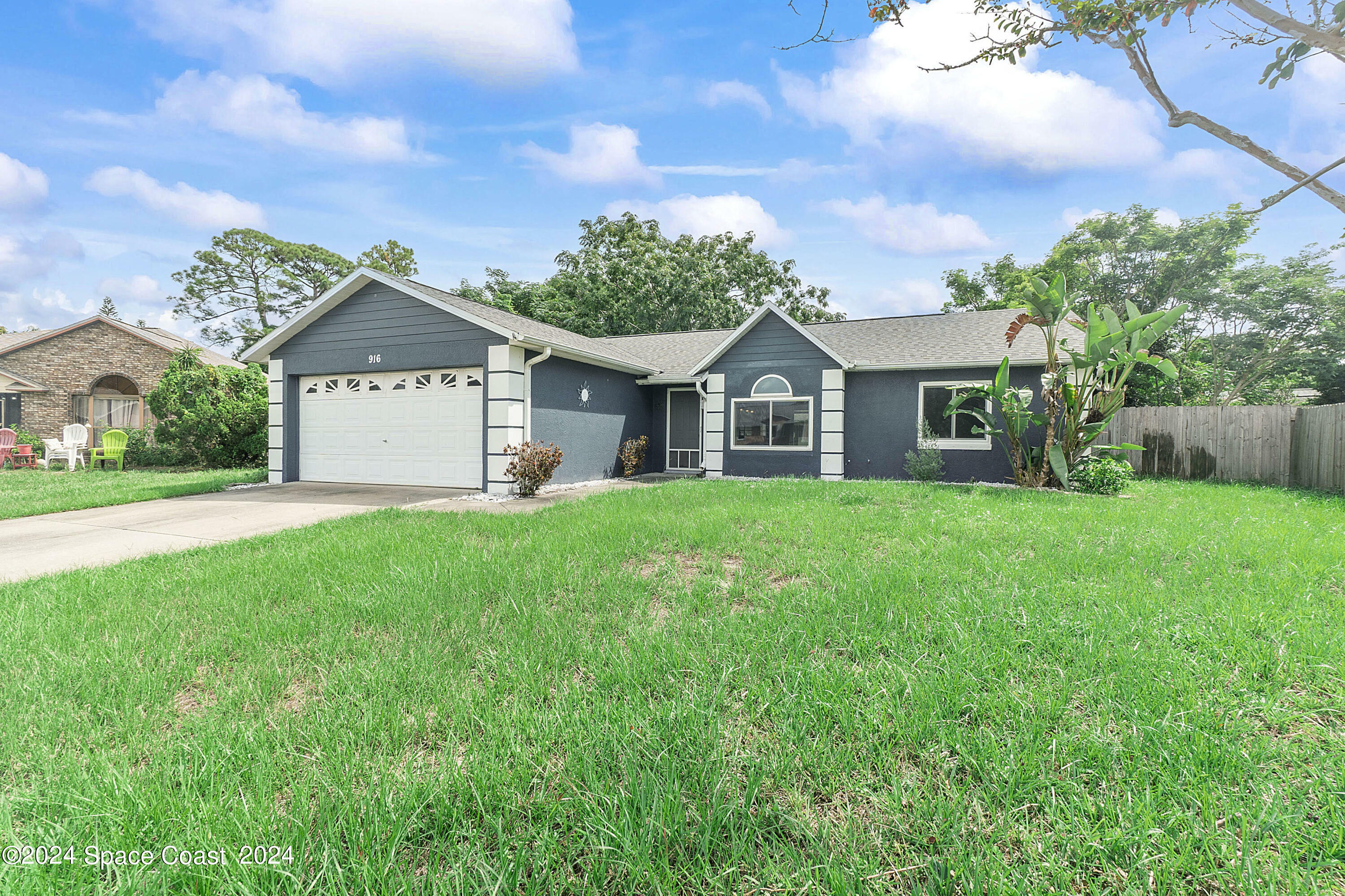 Property Photo:  916 Jack Pine Court  FL 32955 