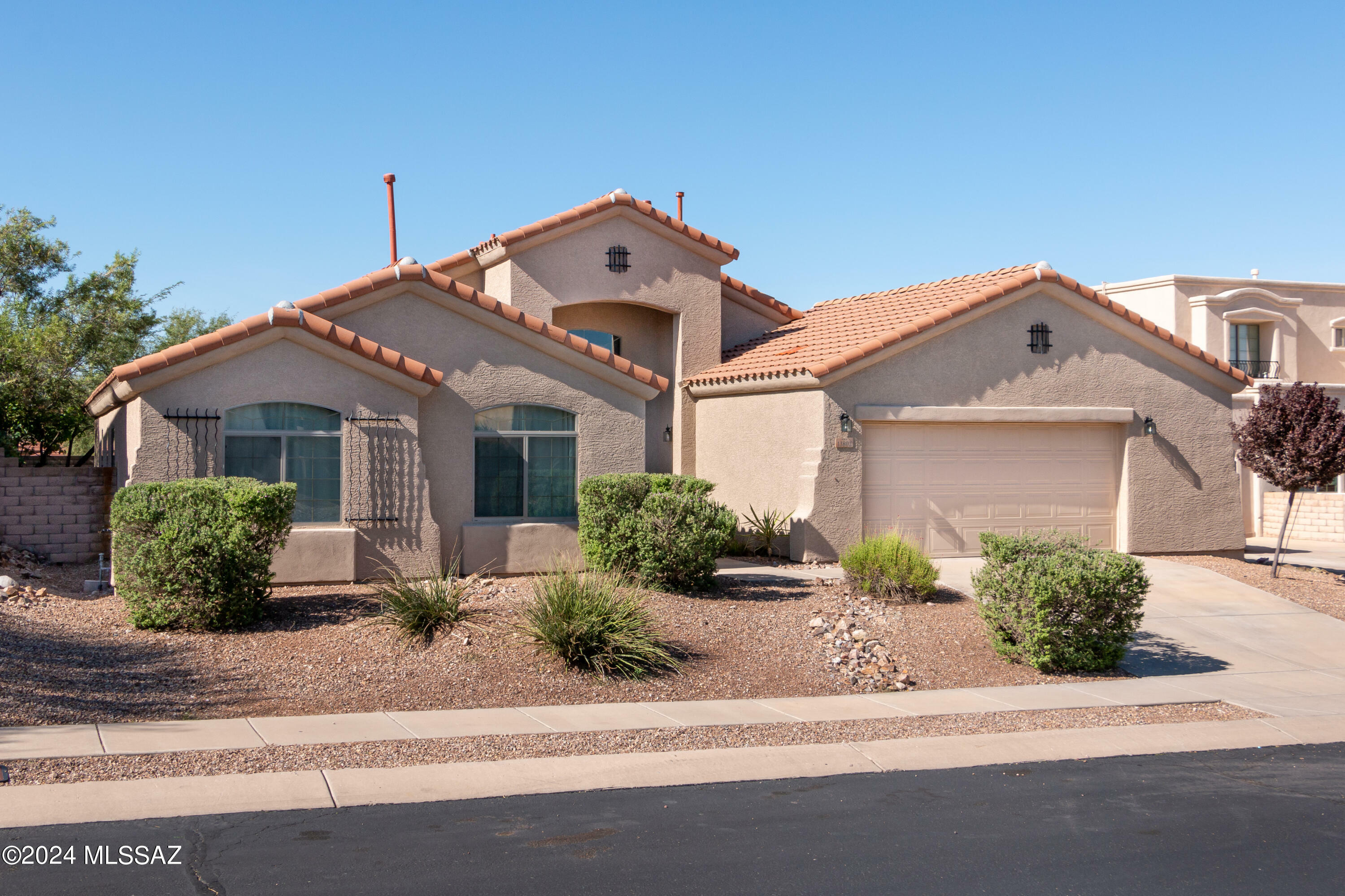 Property Photo:  13802 E Red Hawk Sky Trail  AZ 85641 