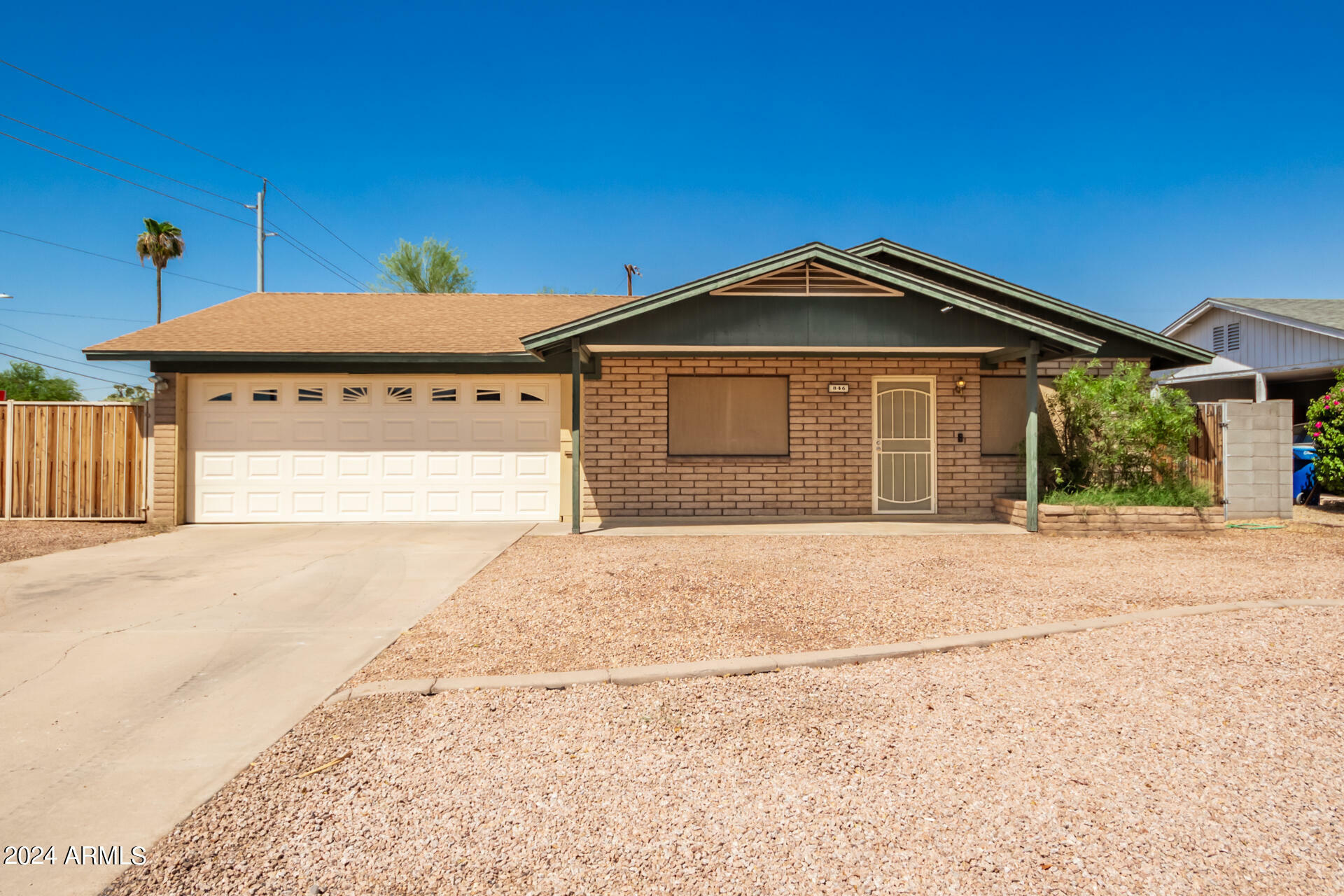 Property Photo:  846 W Romo Jones Street  AZ 85281 