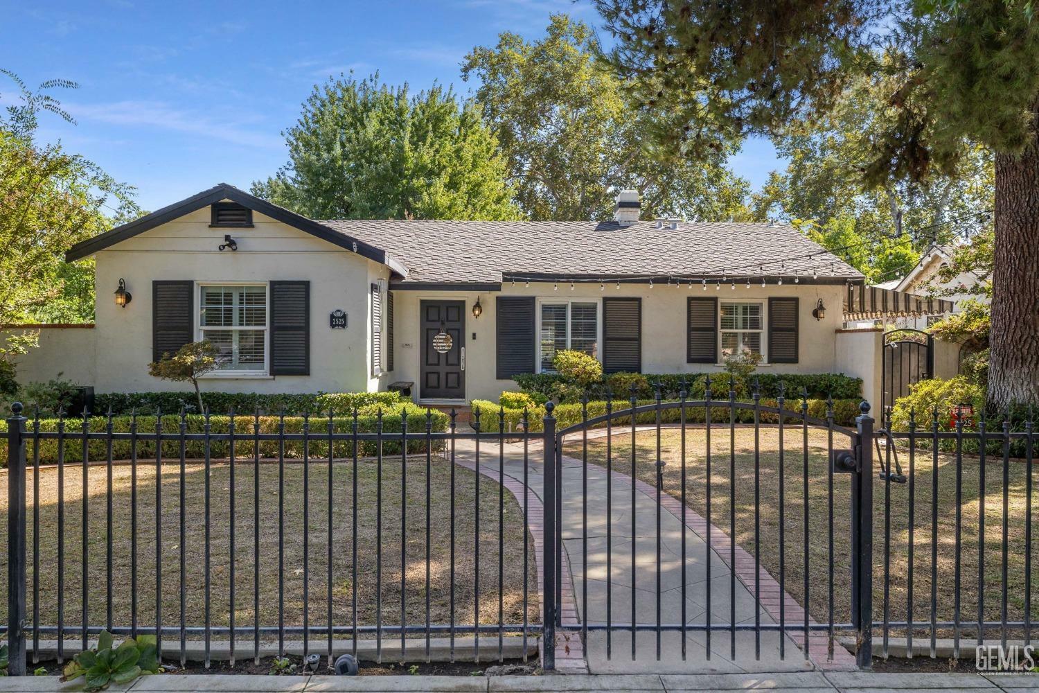 Property Photo:  2525 21st Street  CA 93301 