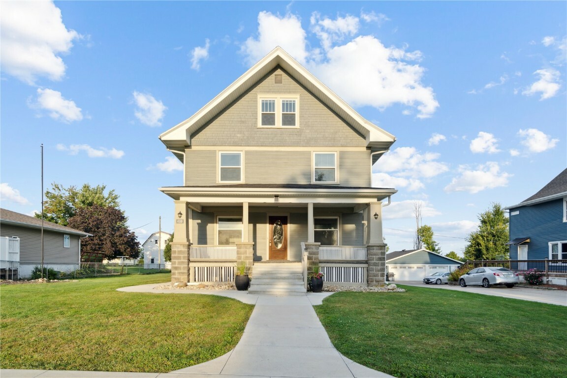 Property Photo:  410 Grand Avenue SW  IA 52332 