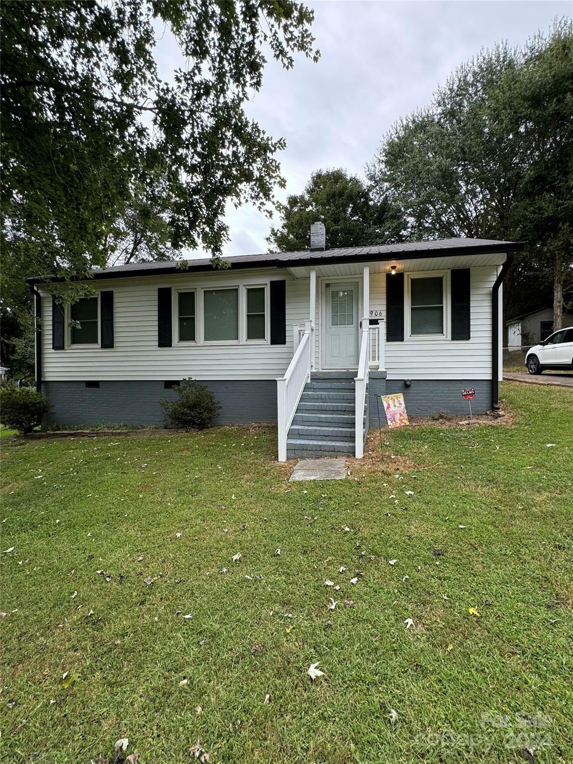 Property Photo:  906 N Flint Street  NC 28092 