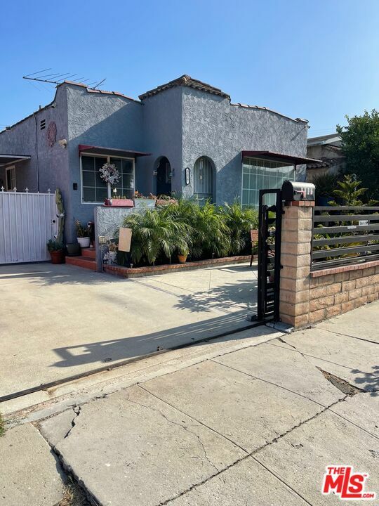 5327   Geer St  Los Angeles CA 90016 photo